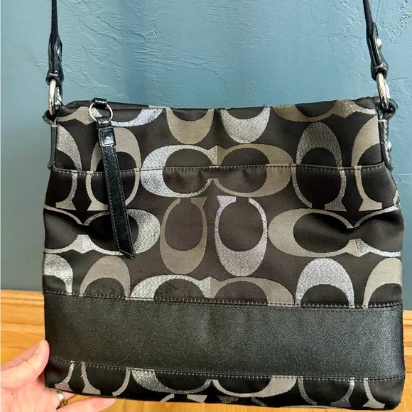 Coach Black and Brown Crossbody Bag with hang tag - Picture 5 of 7